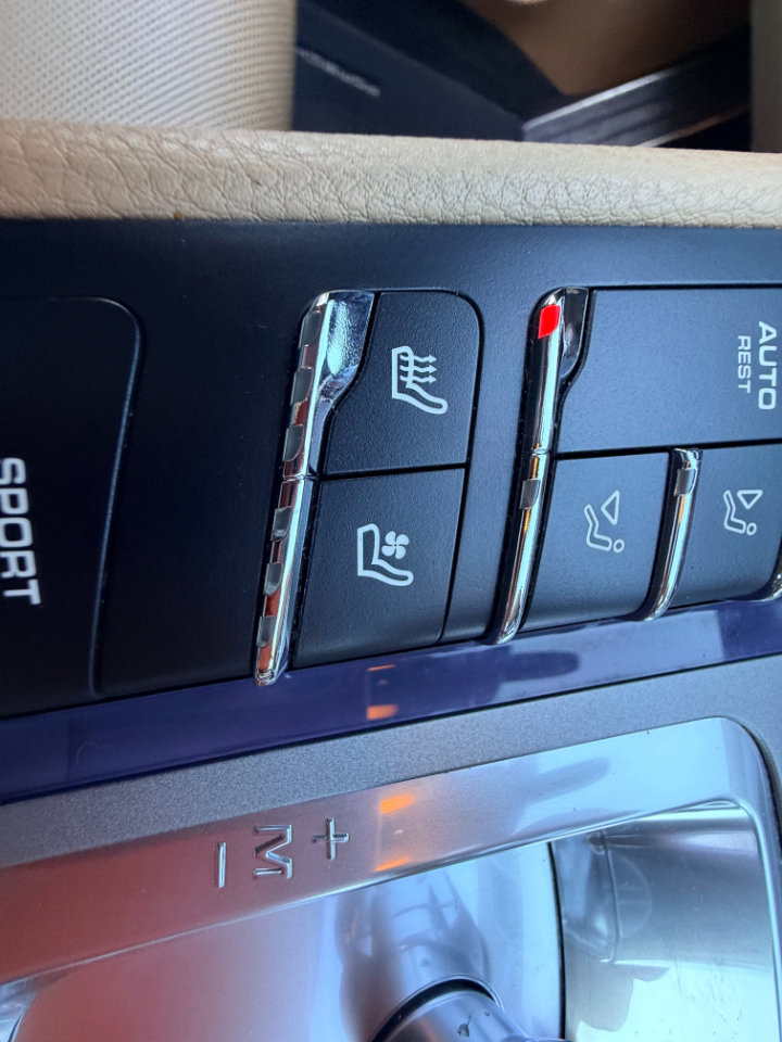 Used 2016 Porsche Panamera Edition image 23