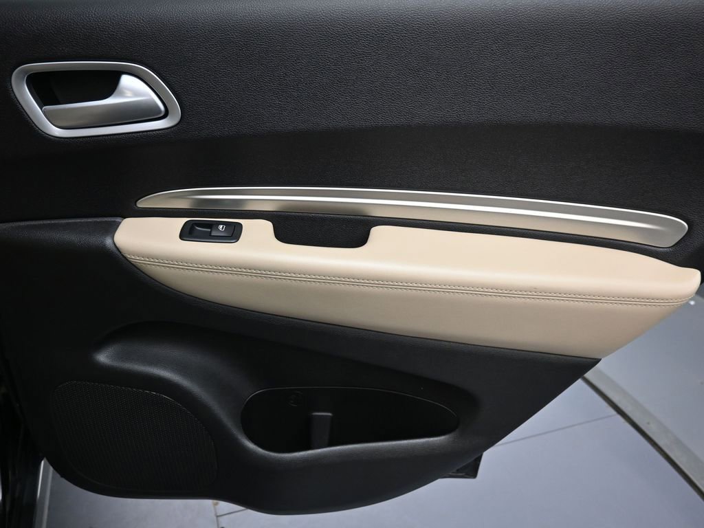 Used 2019 Dodge Durango SXT image 24