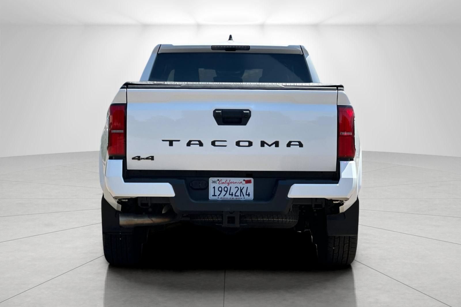 Used 2025 Toyota Tacoma TRD Sport AWD/4WD image 4