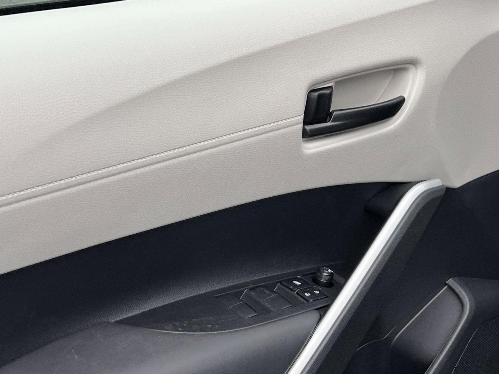 New 2026 Toyota Corolla Cross L image 10