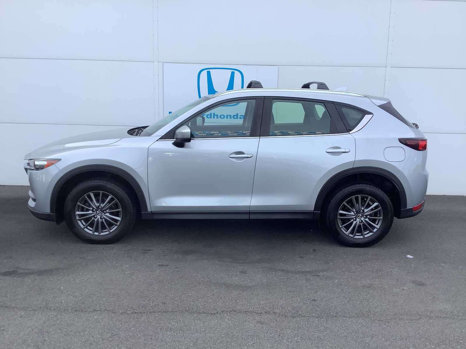 Used 2017 MAZDA CX-5 Sport AWD/4WD image 3