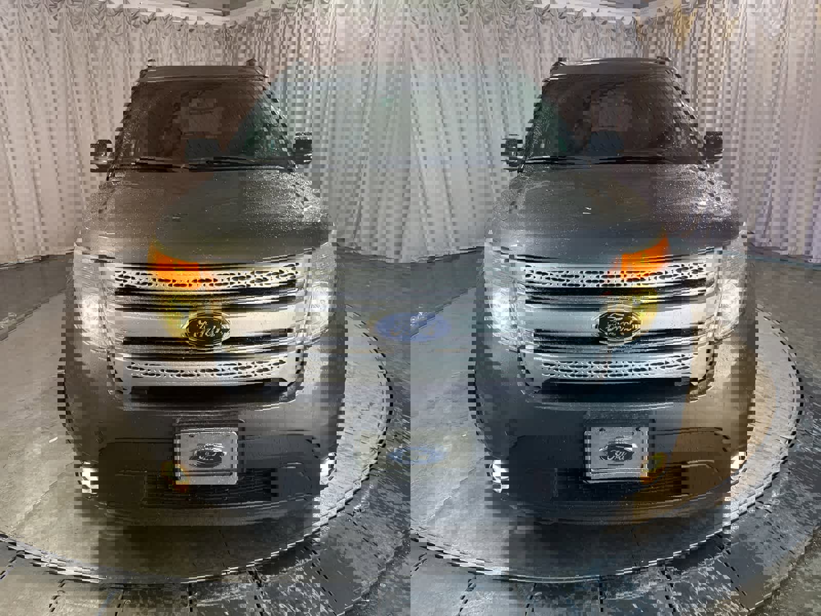 Used 2013 Ford Explorer XLT image 2