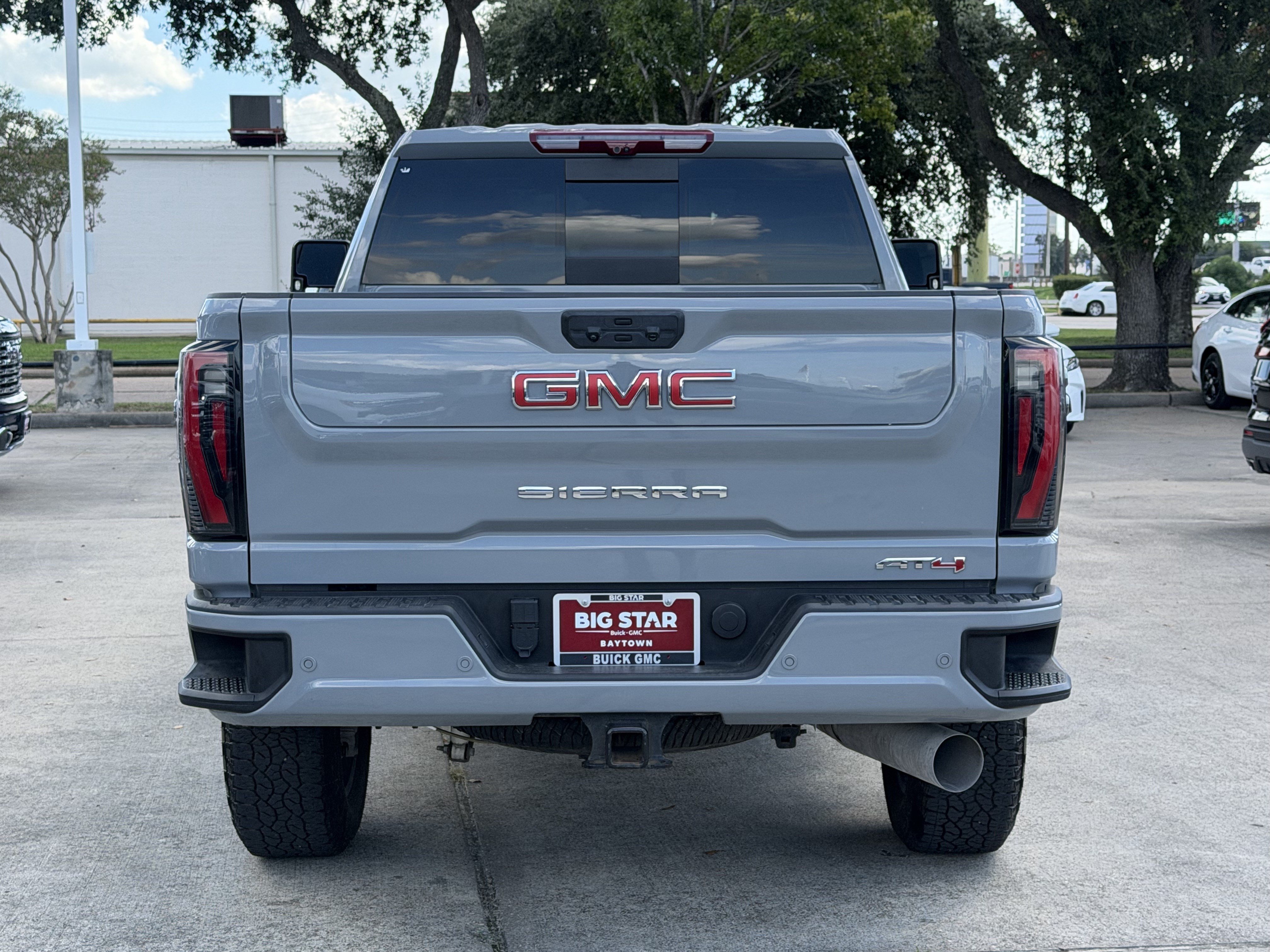 Used 2025 GMC Sierra 2500 AT4 w/ AT4 Premium Plus Package AWD/4WD image 8