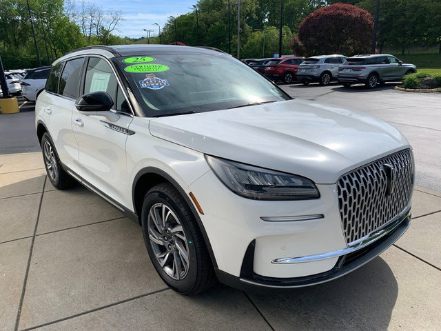 Certified 2025 Lincoln Corsair AWD w/ Equipment Group 101A image 9