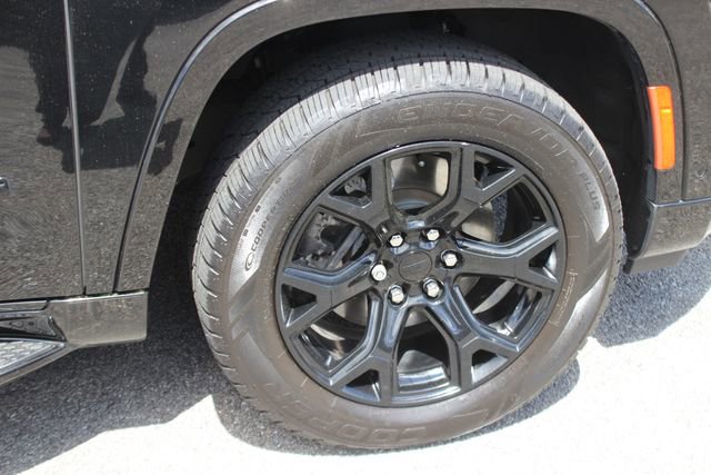 Used 2023 Jeep Wagoneer Series II AWD/4WD image 40