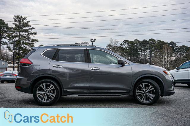 Used 2017 Nissan Rogue SL image 2