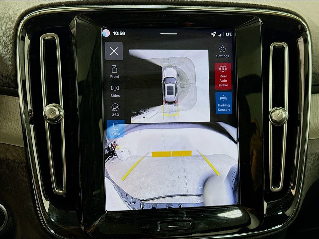 Used 2026 Volvo XC40 B5 Ultra w/ Climate Package image 9