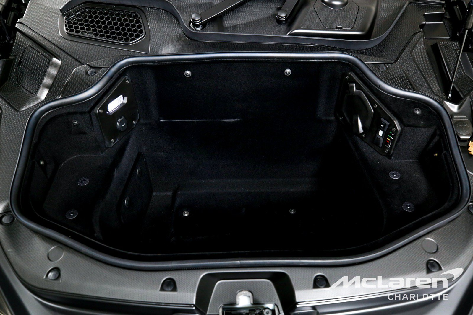 Used 2025 Lamborghini Revuelto AWD/4WD image 17