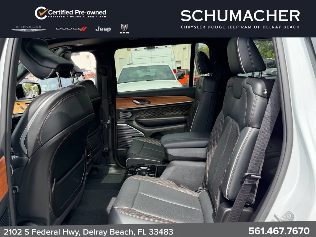 Used 2023 Jeep Grand Cherokee L Summit AWD/4WD image 13
