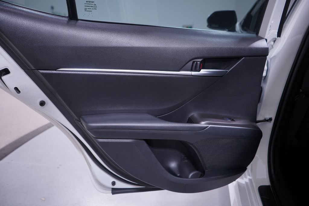 Used 2024 Toyota Camry SE image 14