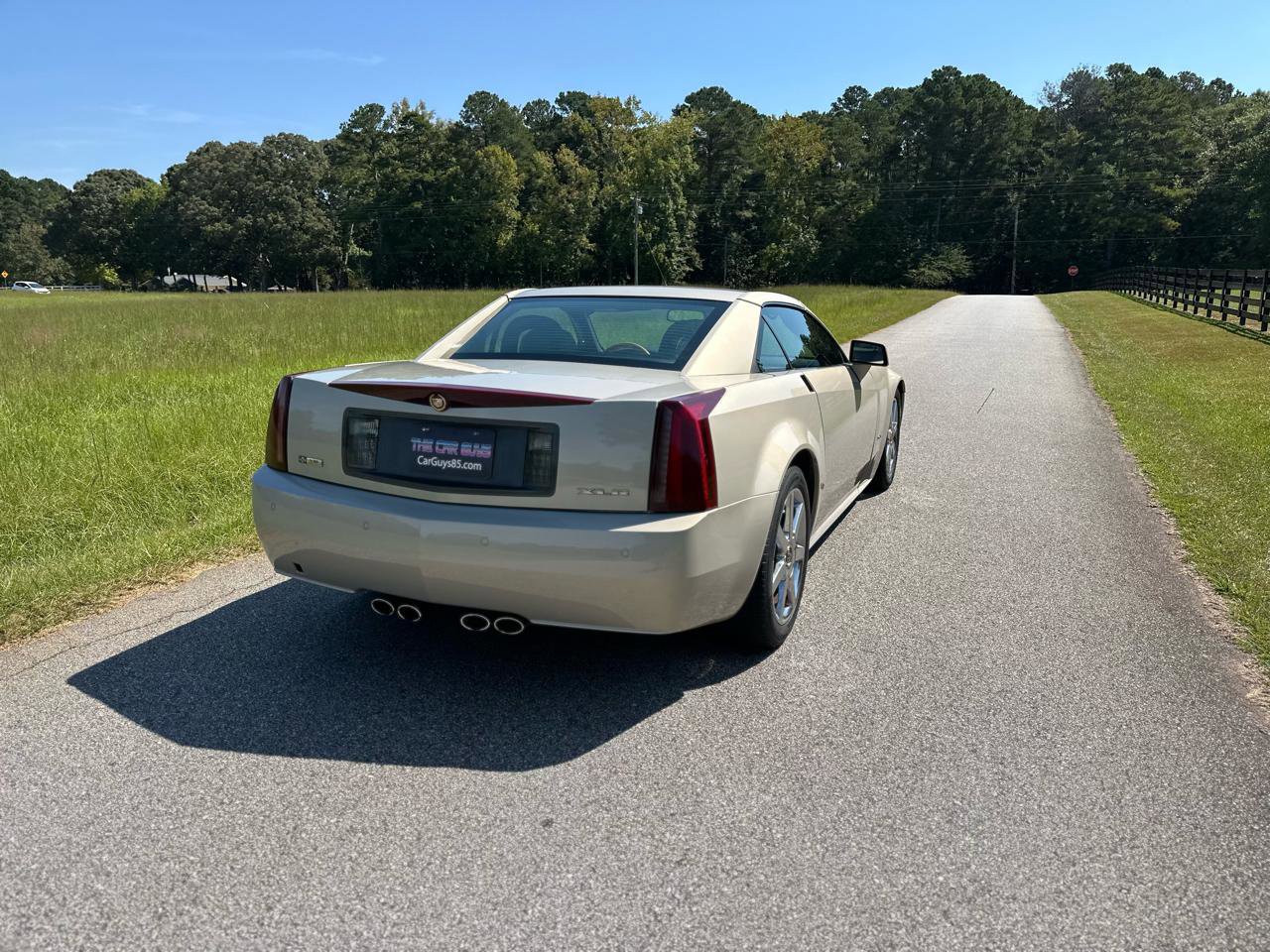 Used 2006 Cadillac XLR image 3