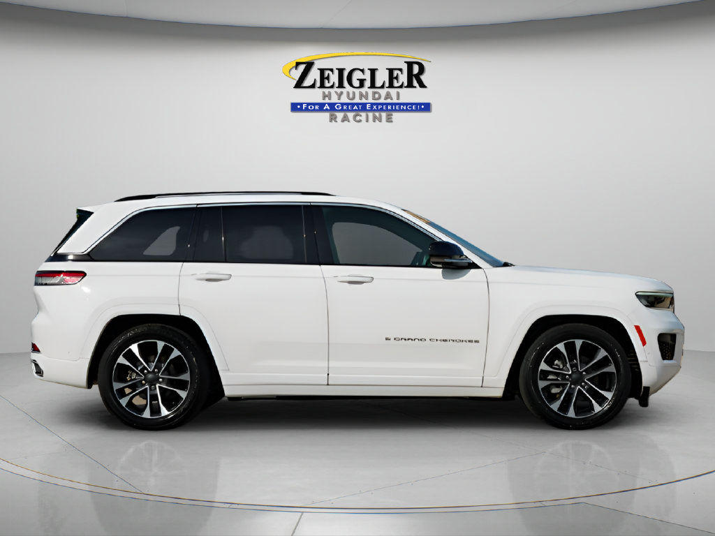 Used 2023 Jeep Grand Cherokee Overland w/ Adv Protech Group III AWD/4WD image 8