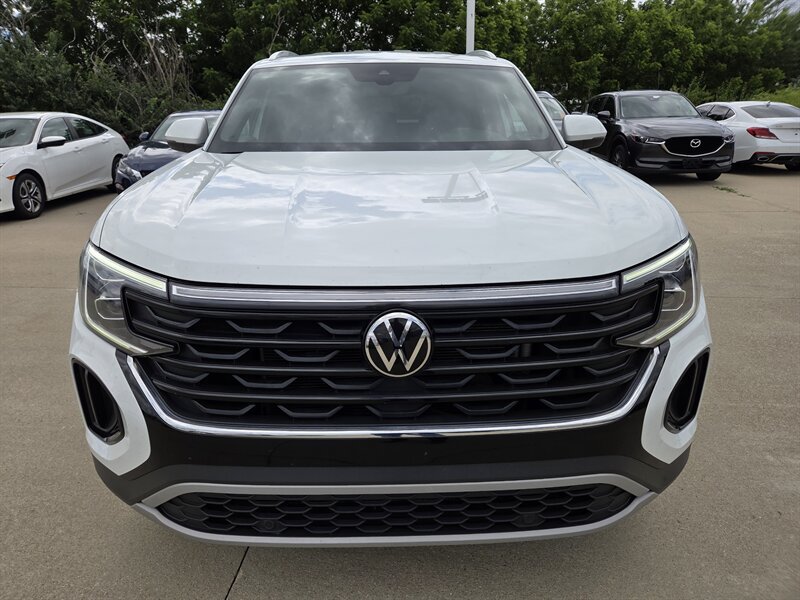 Used 2024 Volkswagen Atlas Cross Sport SE AWD/4WD image 8