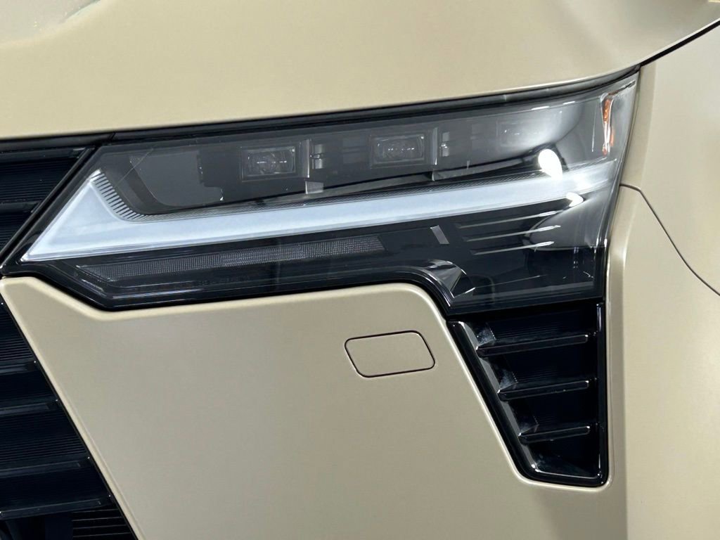 Used 2025 Lexus GX 550 AWD/4WD image 3