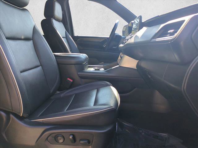 Used 2023 GMC Yukon SLT w/ SLT Luxury Package AWD/4WD image 24