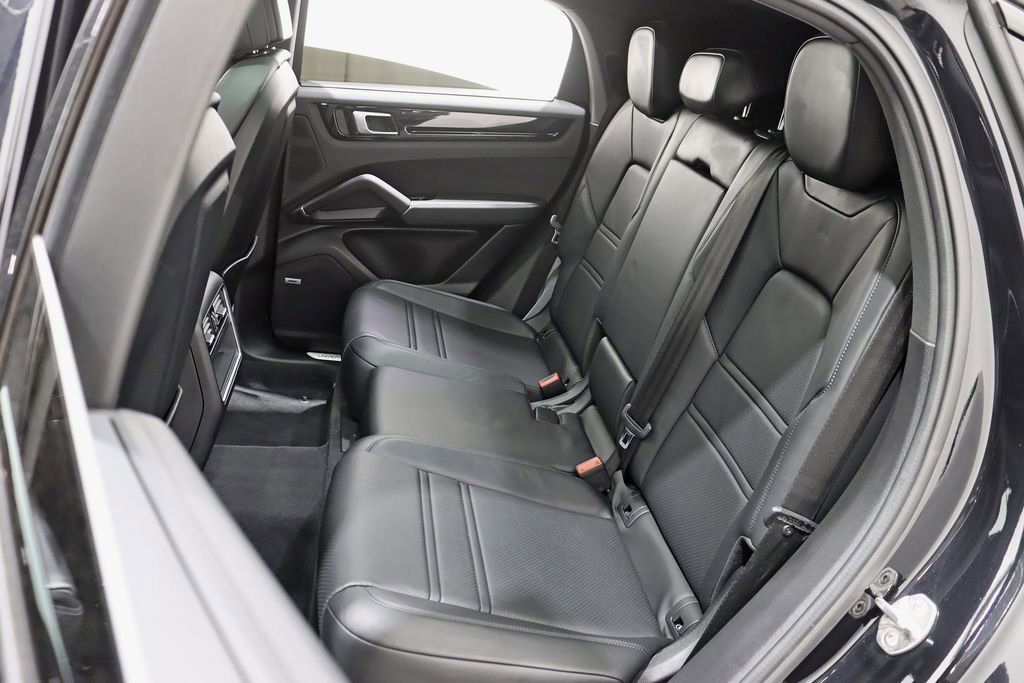 Used 2022 Porsche Cayenne S AWD/4WD image 30
