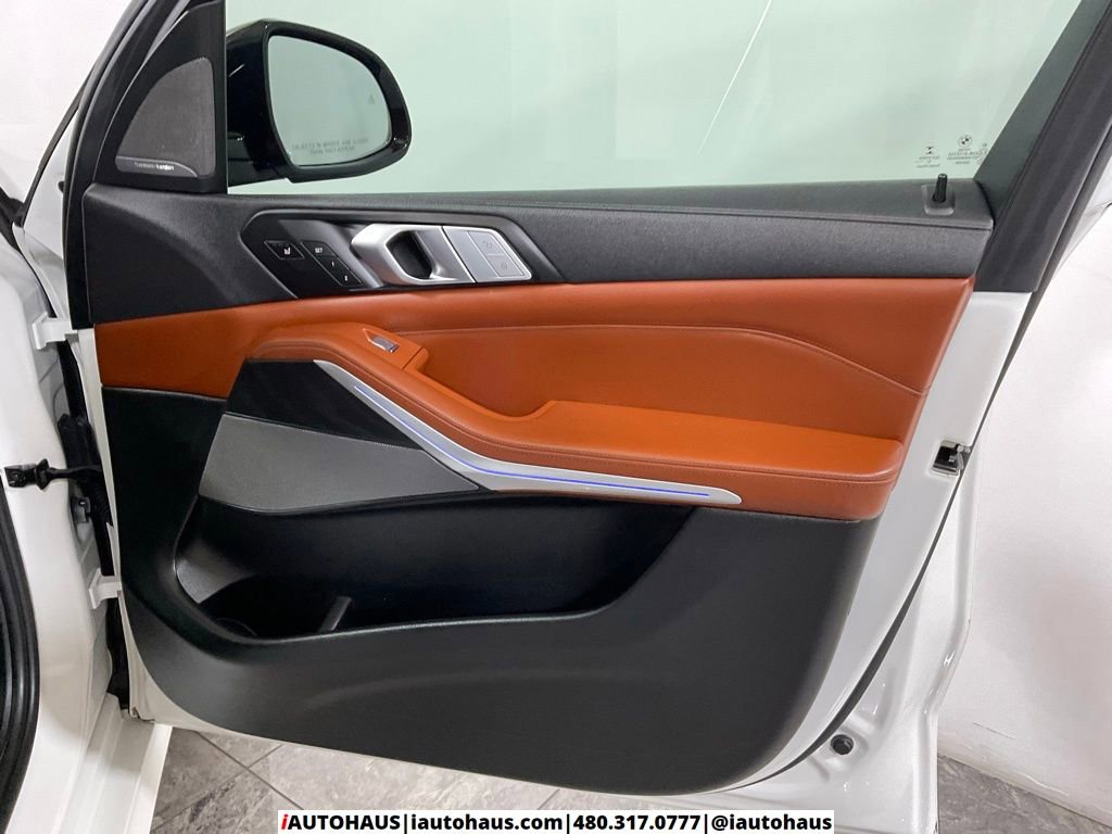 Used 2022 BMW X7 M50i image 45