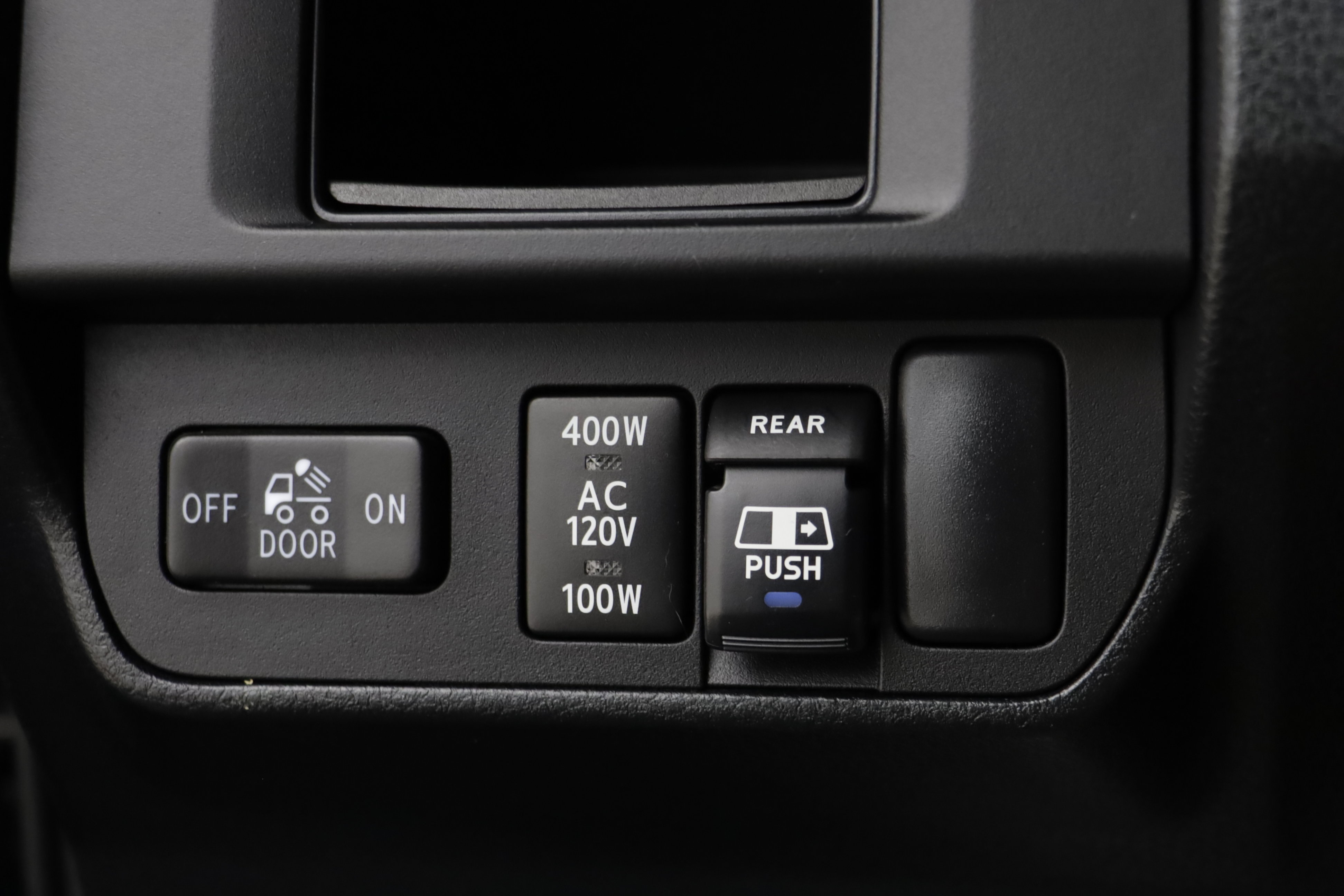 Used 2017 Toyota Tacoma TRD Sport w/ Tow Package (A/T) AWD/4WD image 7
