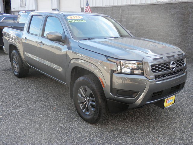 Used 2025 Nissan Frontier SV AWD/4WD image 2