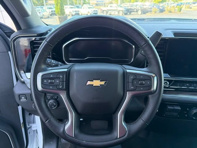 Used 2025 Chevrolet Silverado 1500 LT AWD/4WD image 23