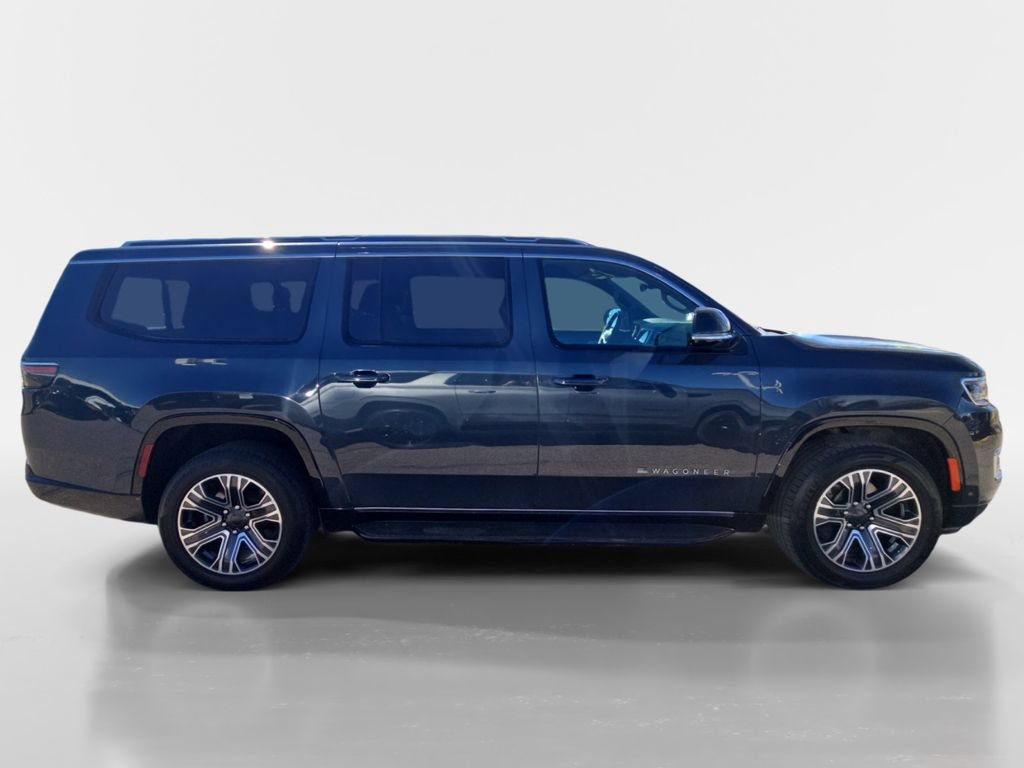 Used 2024 Jeep Wagoneer L Series II w/ Flexible Seating Group AWD/4WD image 7