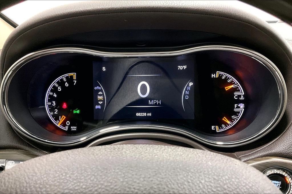 Used 2017 Jeep Grand Cherokee Overland w/ Jeep Active Safety Group image 26