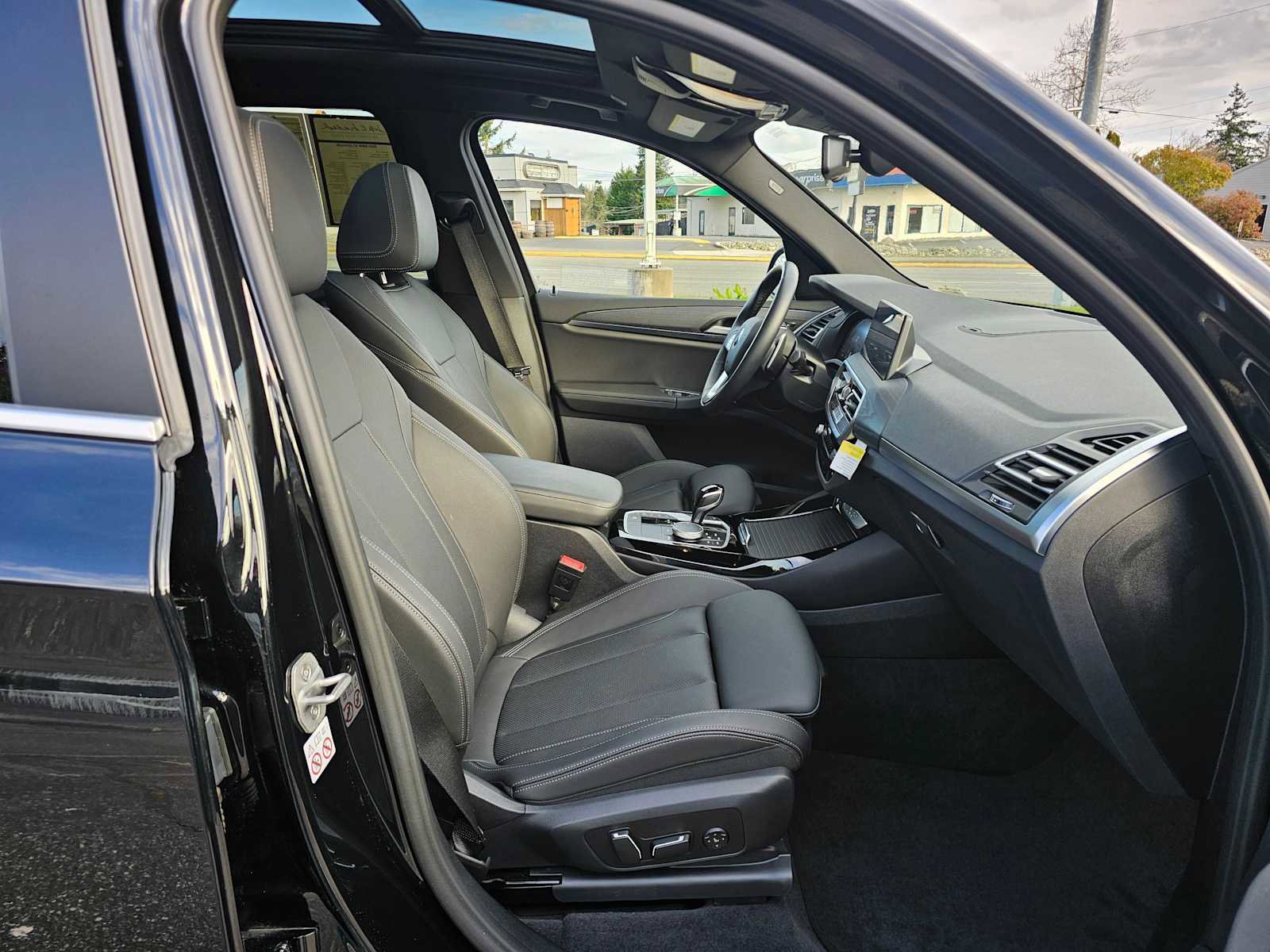 Used 2024 BMW X3 xDrive30i w/ Convenience Package w/ZPA image 11