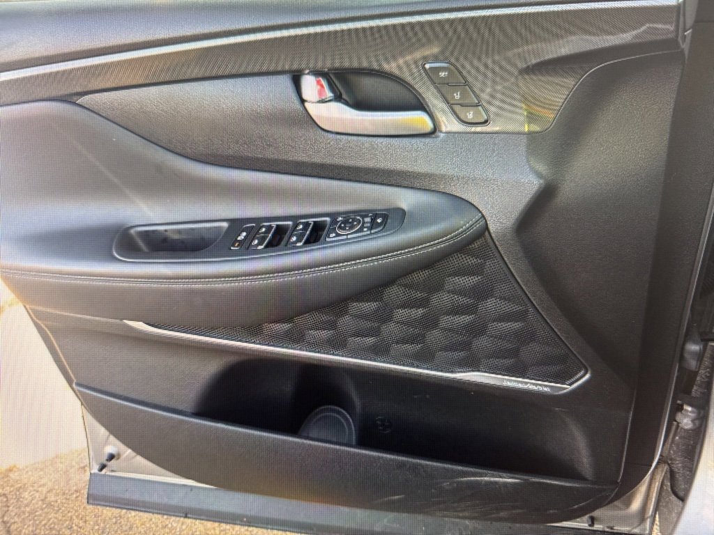 Used 2023 Hyundai Santa Fe Limited image 20