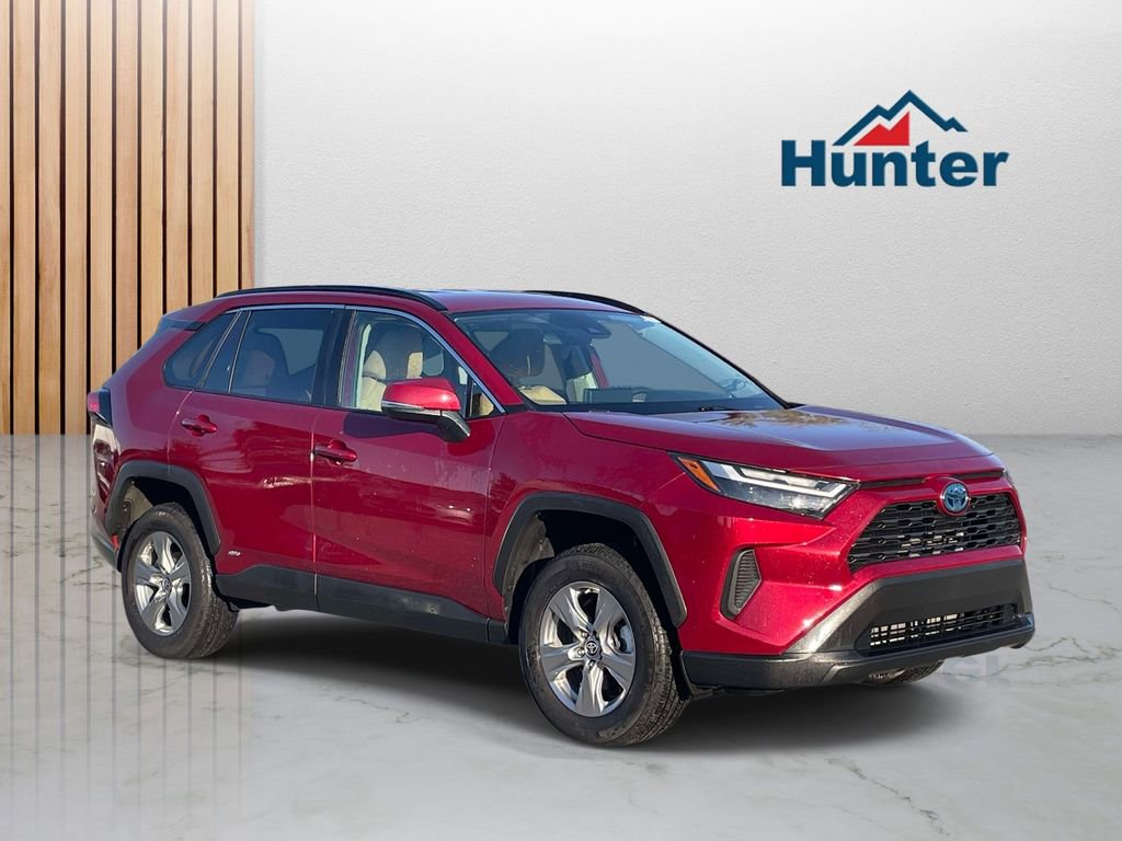 Used 2023 Toyota RAV4 LE AWD/4WD image 1