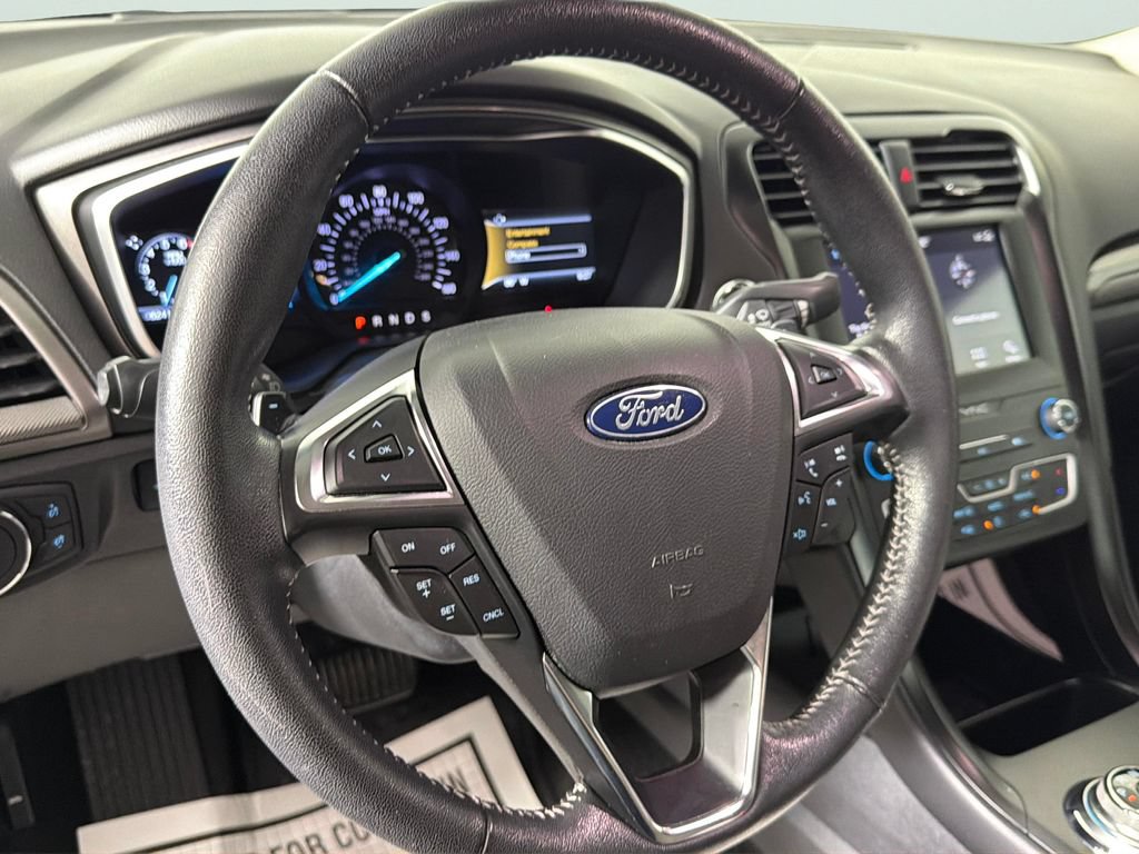 Used 2019 Ford Fusion SE w/ Equipment Group 151A FWD image 21