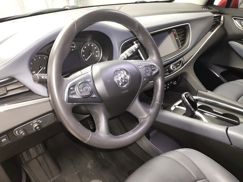Used 2018 Buick Enclave Essence image 25