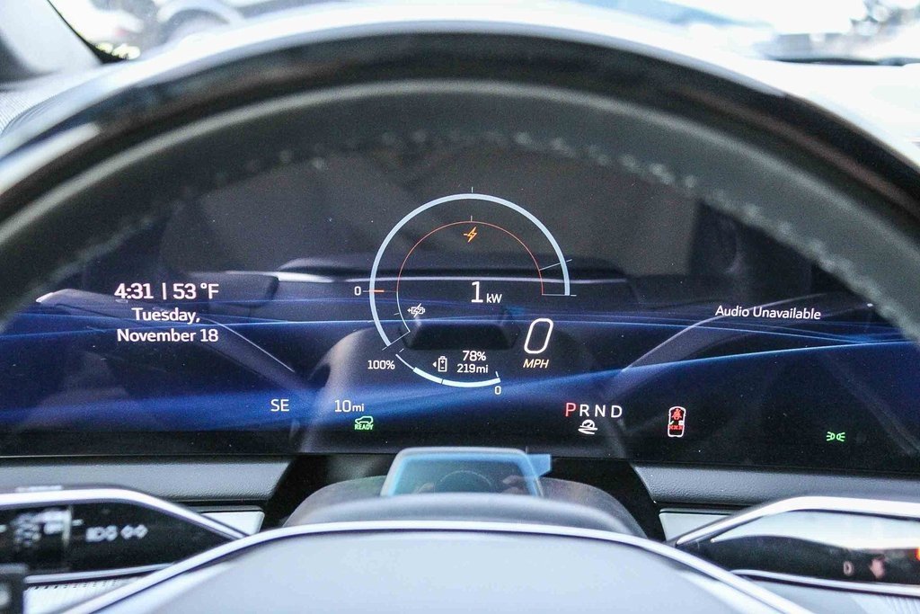 New 2026 Cadillac Optiq Luxury 2 image 24