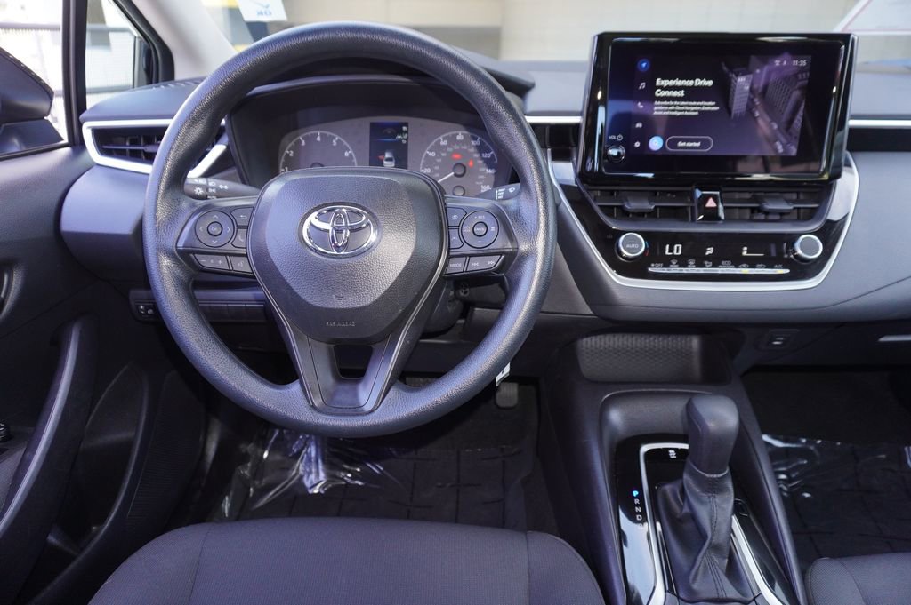 Certified 2025 Toyota Corolla LE image 9