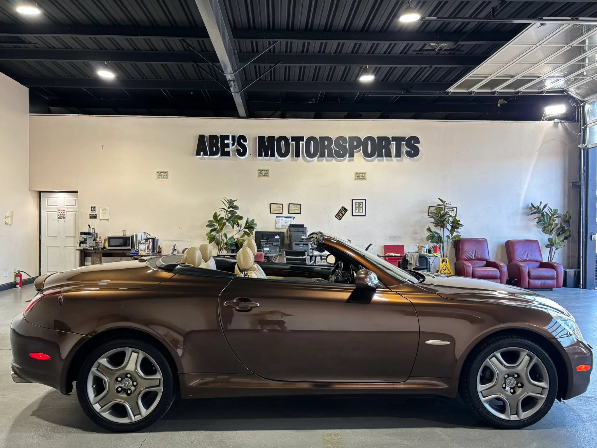 Used 2006 Lexus SC 430 Convertible RWD image 9