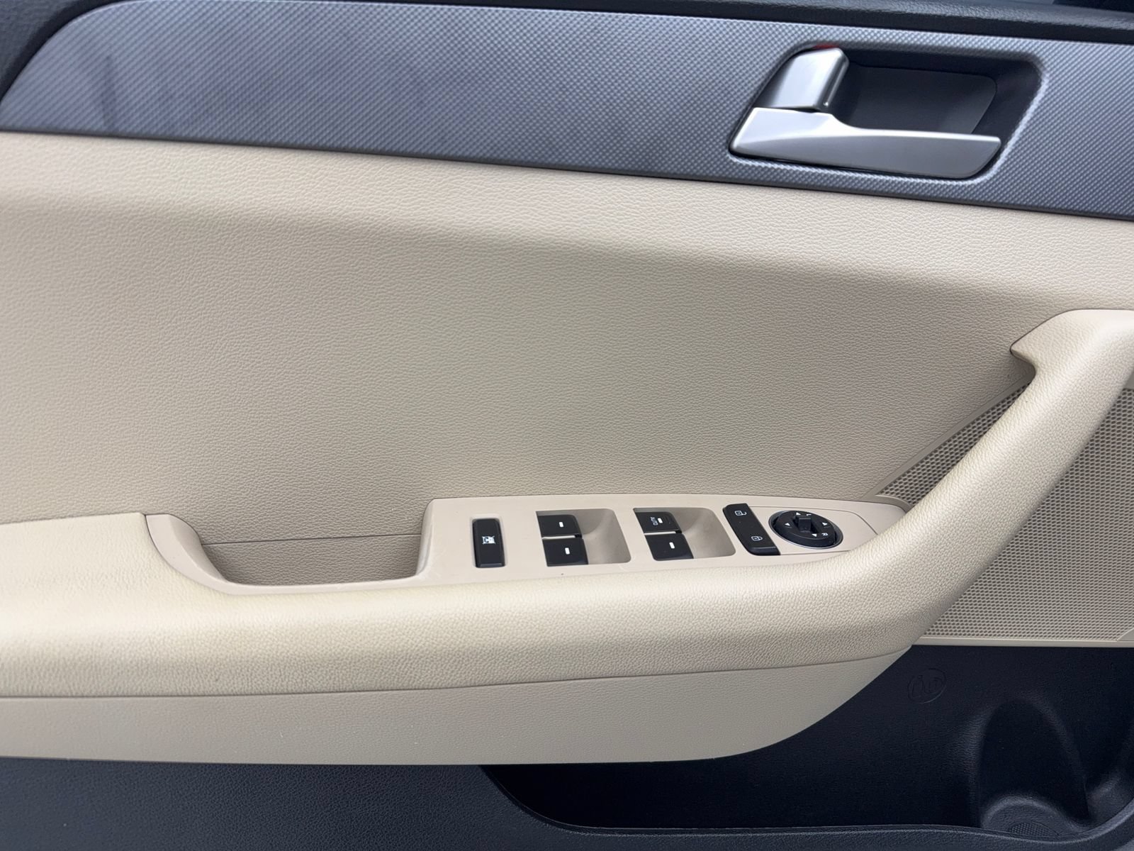 Used 2017 Hyundai Sonata SE FWD image 29