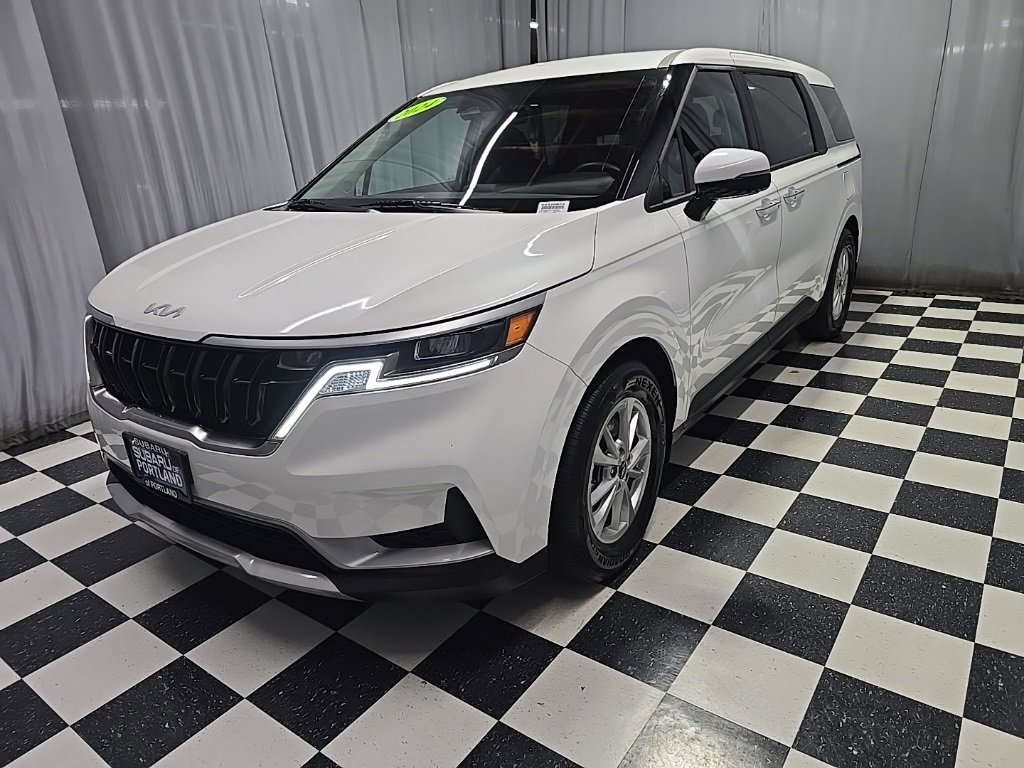 Used 2024 Kia Carnival LX