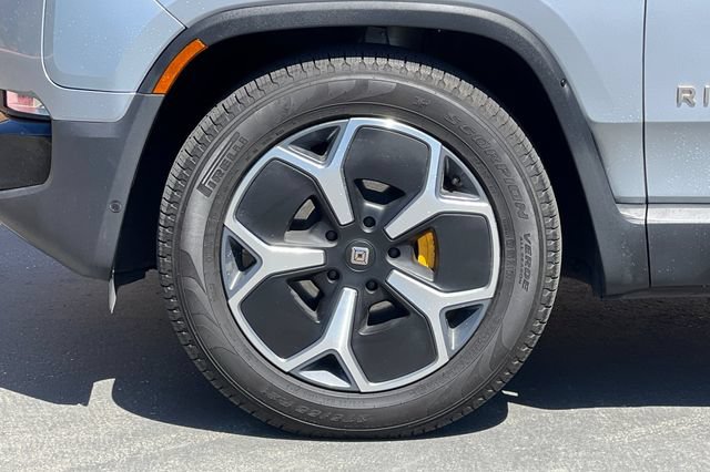 Used 2024 Rivian R1S Adventure AWD/4WD image 32