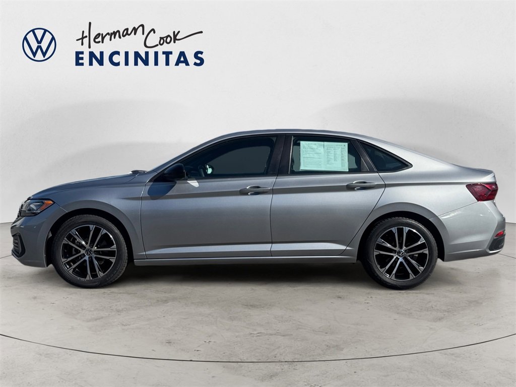 Certified 2022 Volkswagen Jetta Sport image 2