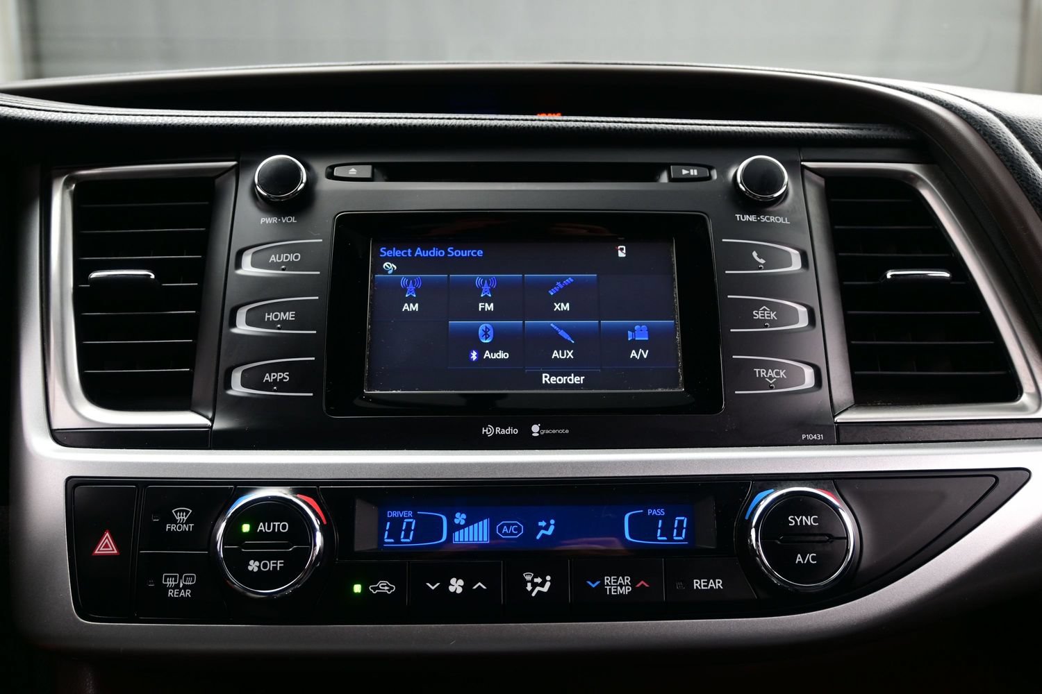 Used 2014 Toyota Highlander Plus FWD image 19