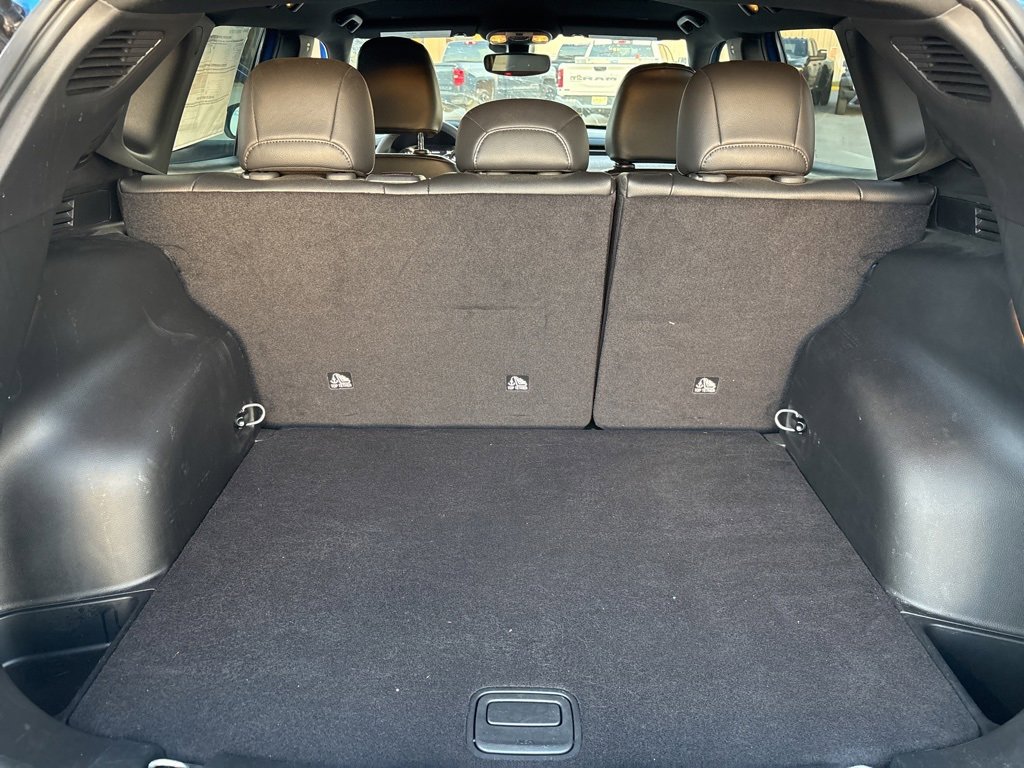 Used 2025 Jeep Compass Latitude image 23