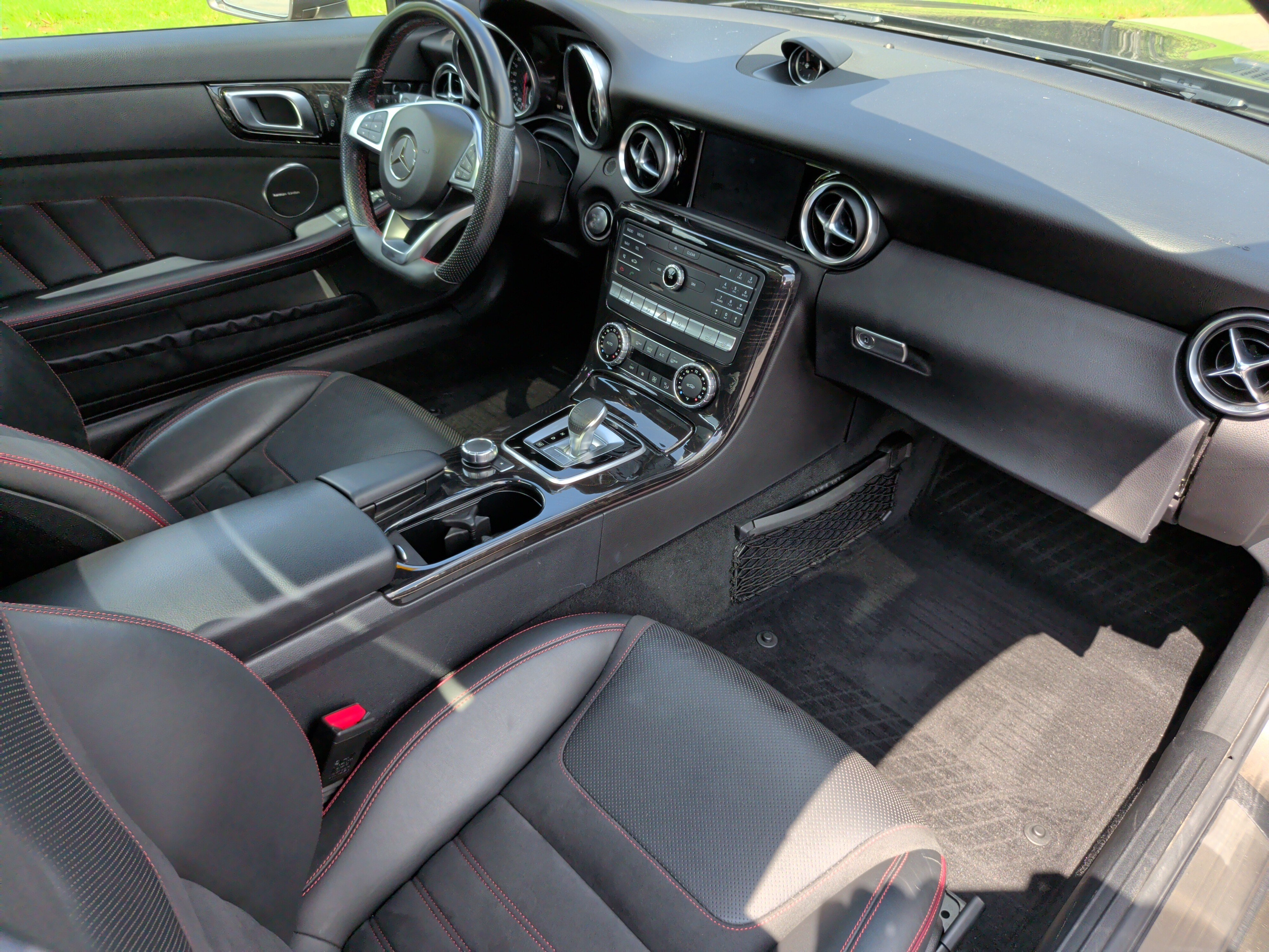 Used 2017 Mercedes-Benz SLC 43 AMG image 34