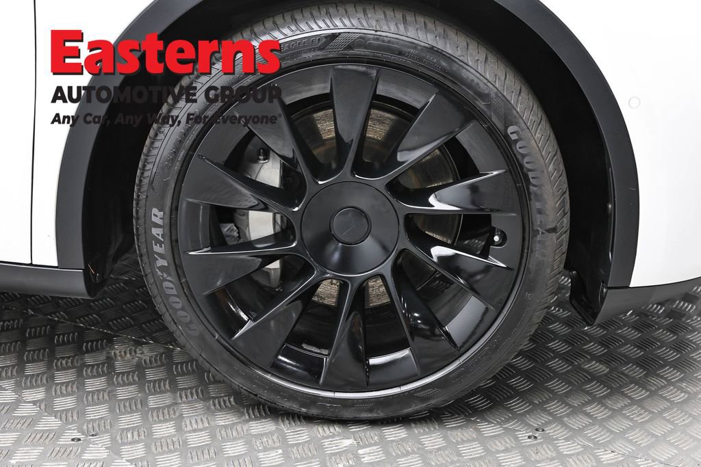 Used 2022 Tesla Model Y Long Range image 28