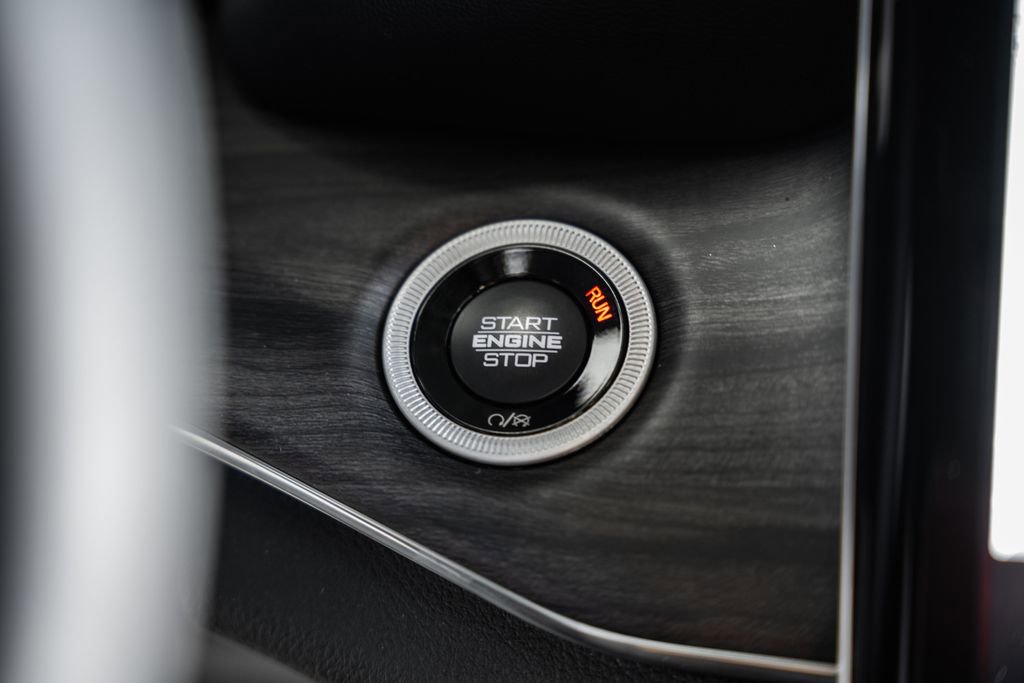 New 2025 Jeep Grand Cherokee Overland w/ Adv Protech Group III image 30