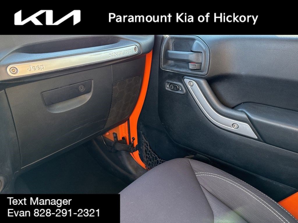 Used 2013 Jeep Wrangler Unlimited Rubicon w/ Connectivity Group image 20