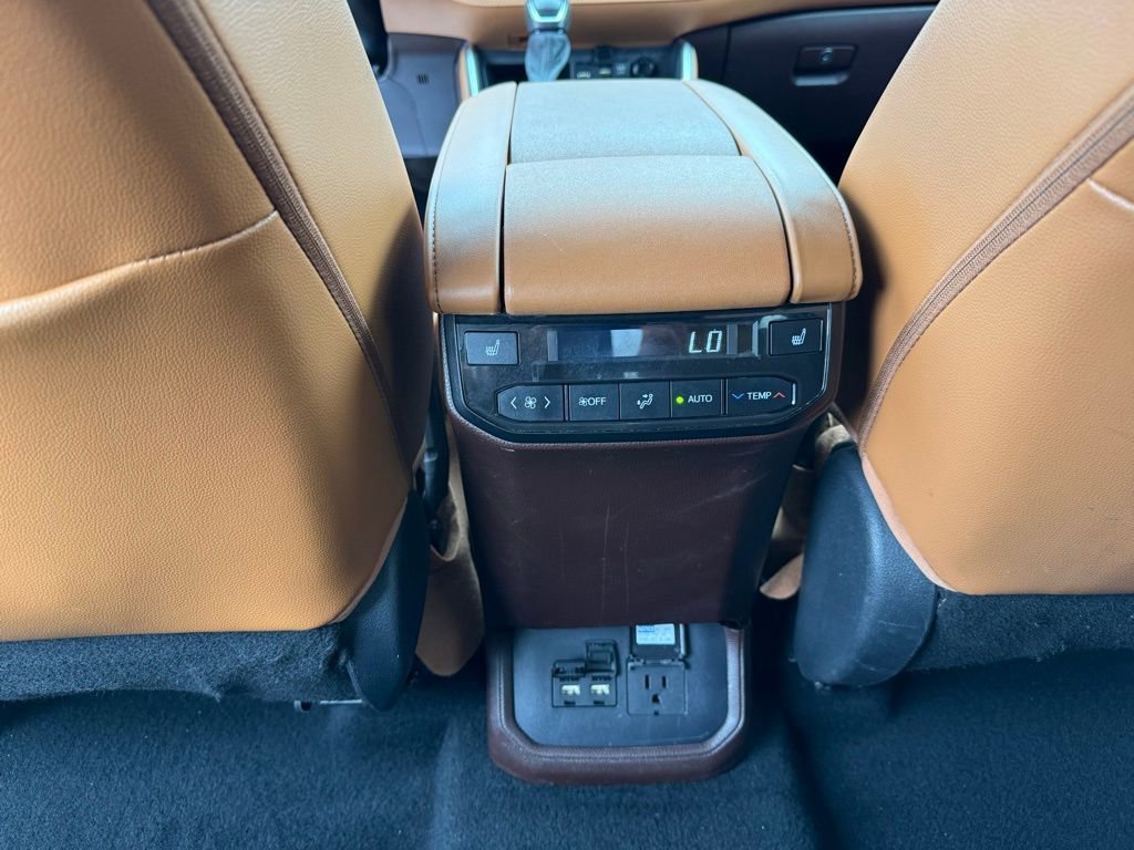 Used 2021 Toyota Highlander Platinum image 23