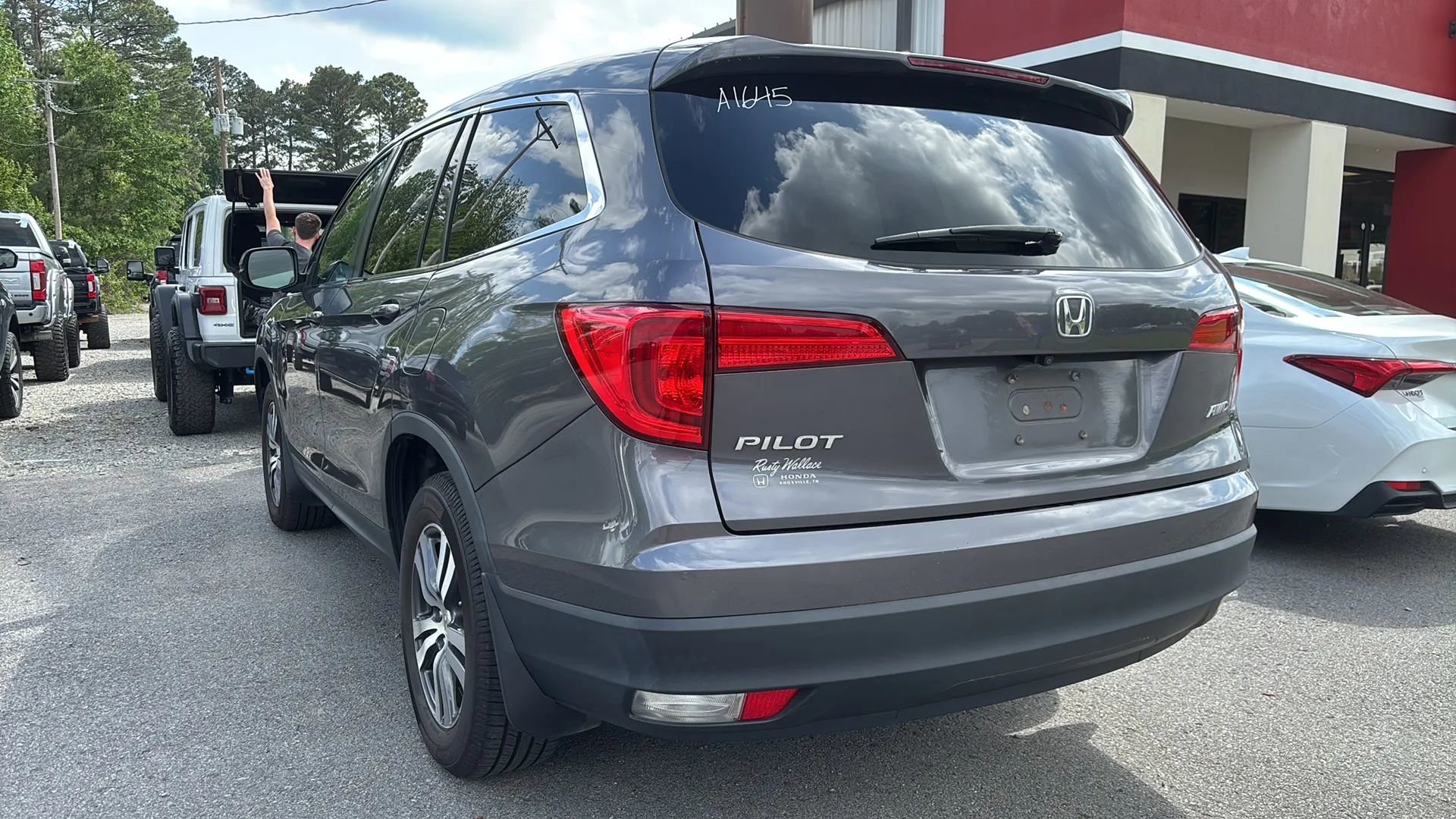 Used 2017 Honda Pilot EX-L image 3