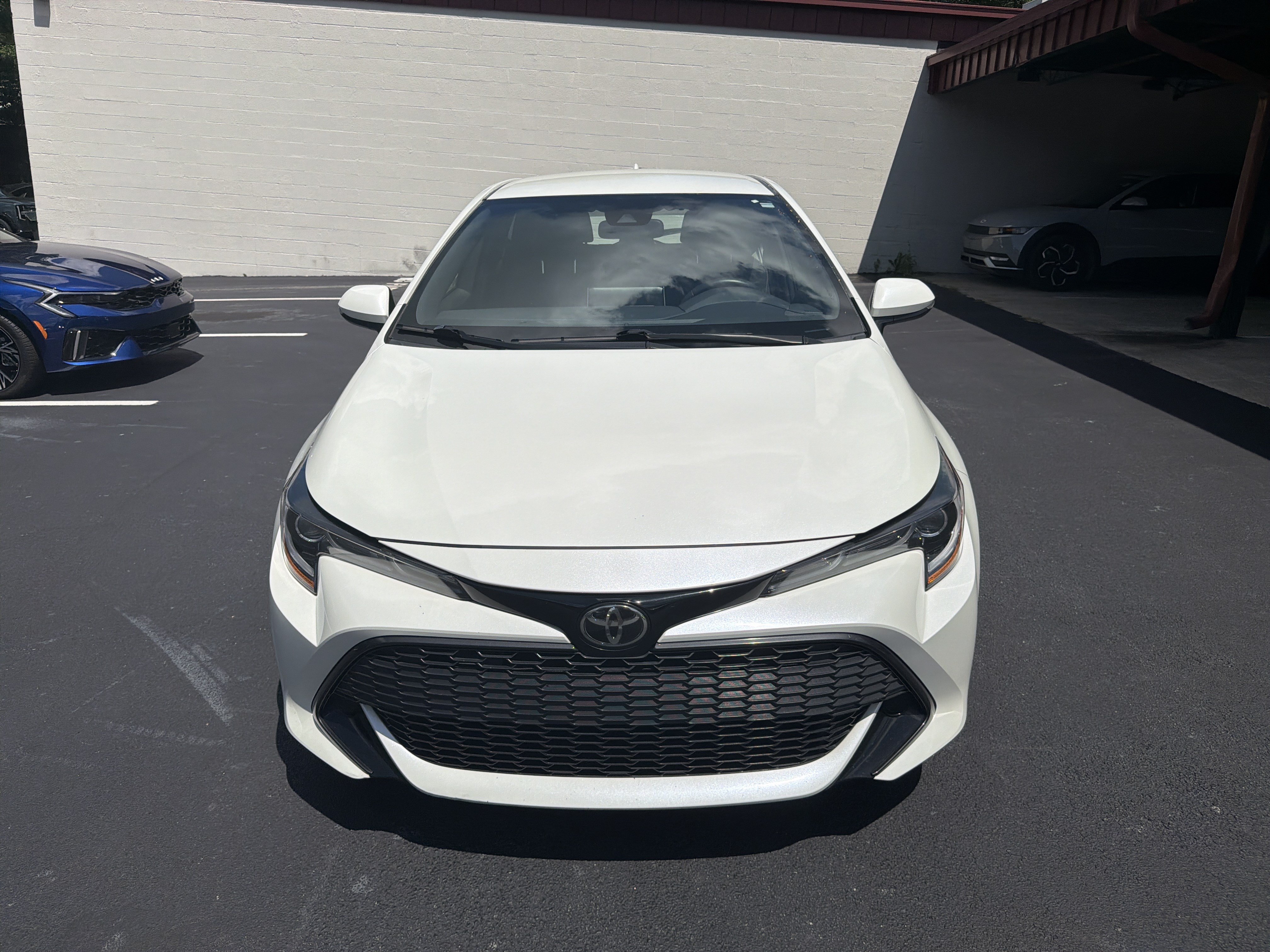 Used 2020 Toyota Corolla SE FWD image 2
