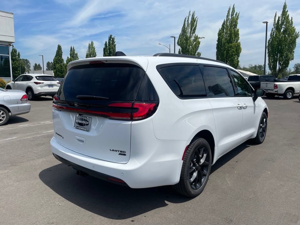 New 2027 Chrysler Pacifica Limited w/ S Appearance Package AWD/4WD image 5