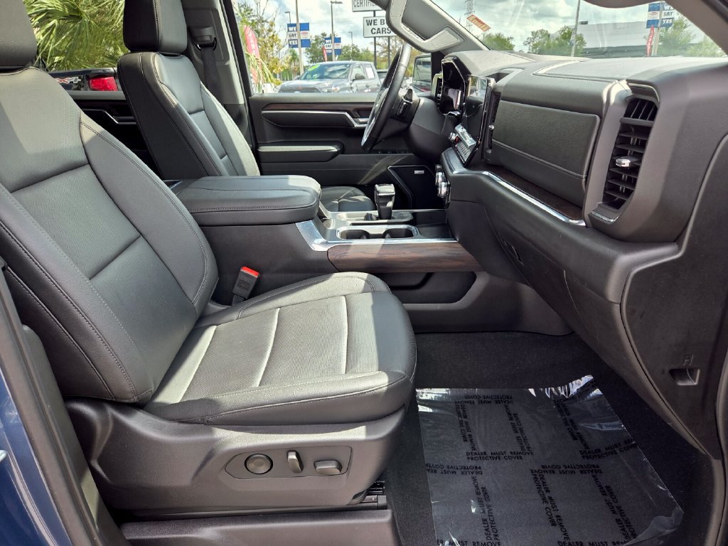 Used 2024 GMC Sierra 1500 SLT w/ SLT Premium Plus Package AWD/4WD image 19