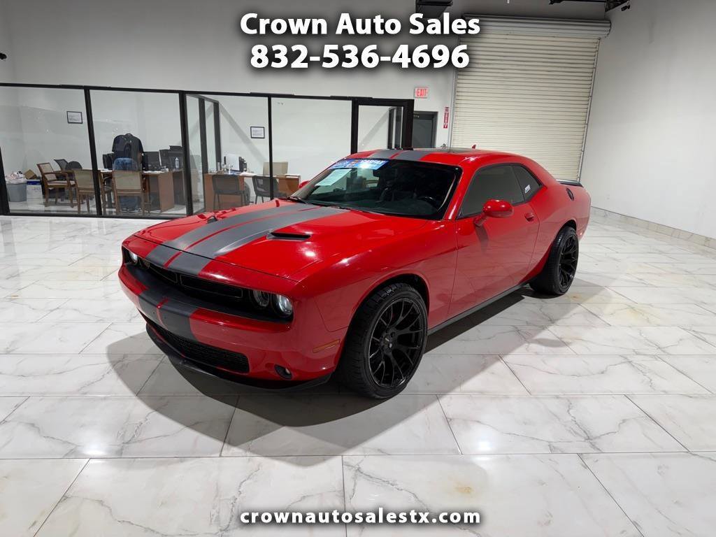 Used 2017 Dodge Challenger SXT Plus image 1